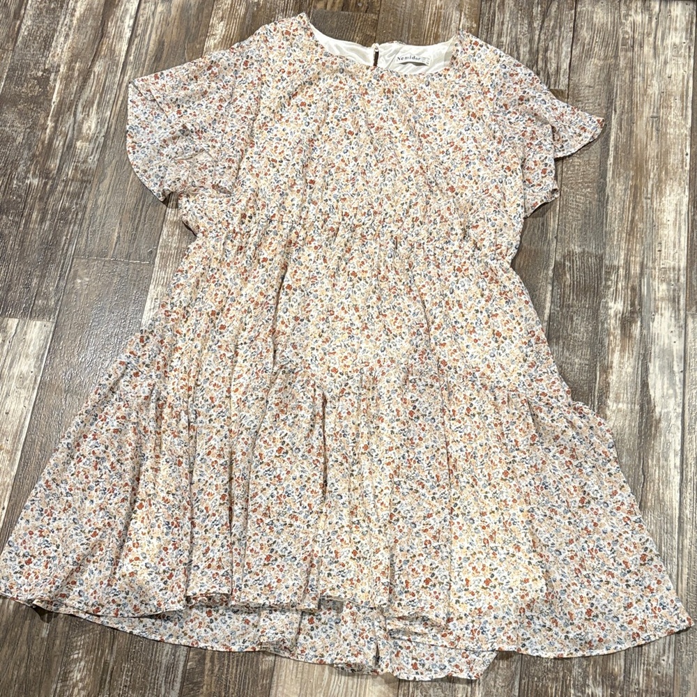 Elegant Floral Midi Dress in Cream and Brown